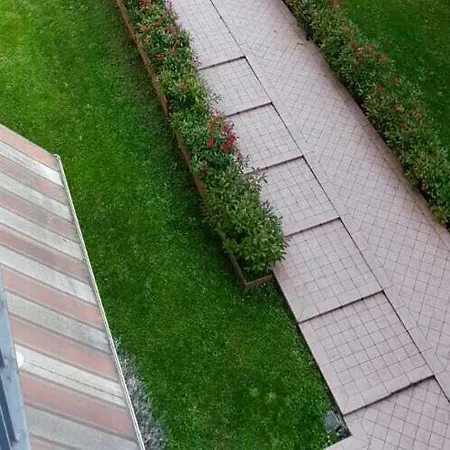 Scuderlando 48 * Βερόνα
