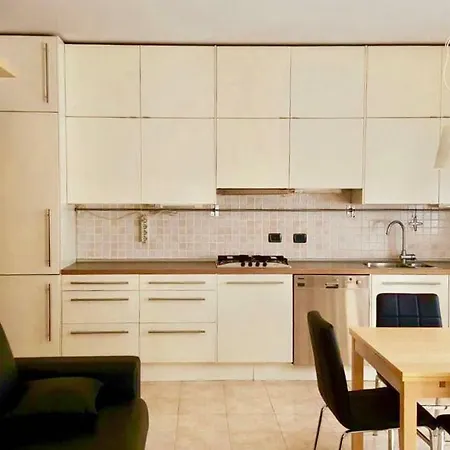 Scuderlando 48 Apartamento *